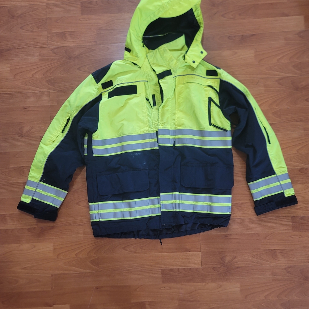 5.11 Tactical Series Jacket - Picture 4 of 5